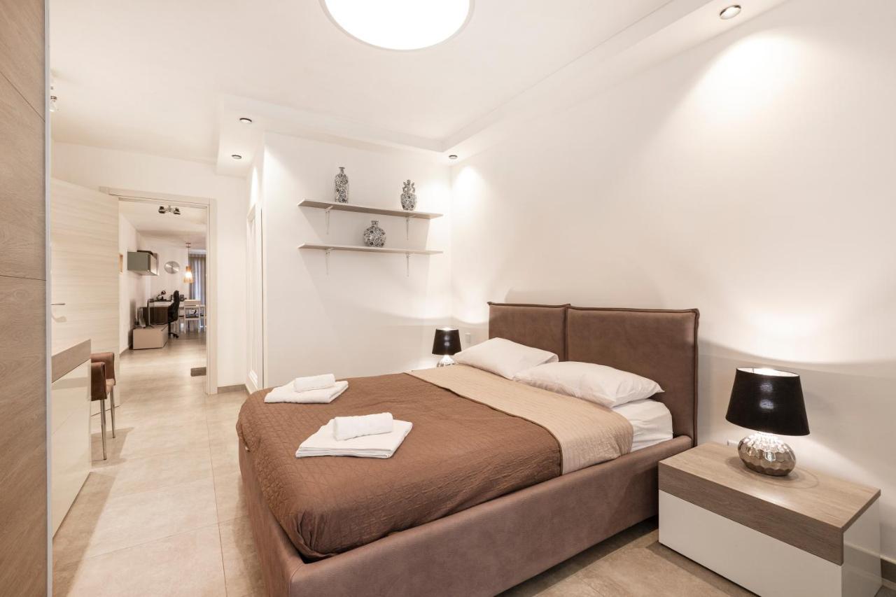 Location! Cozy 1-br Flat